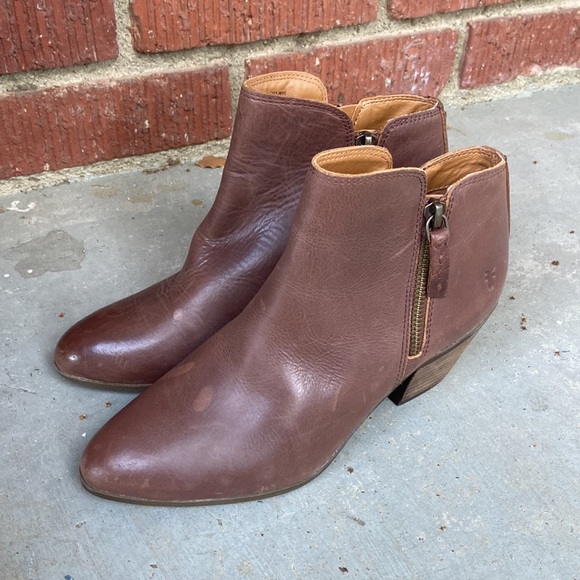 Frye Shoes - Frye Judith Booties